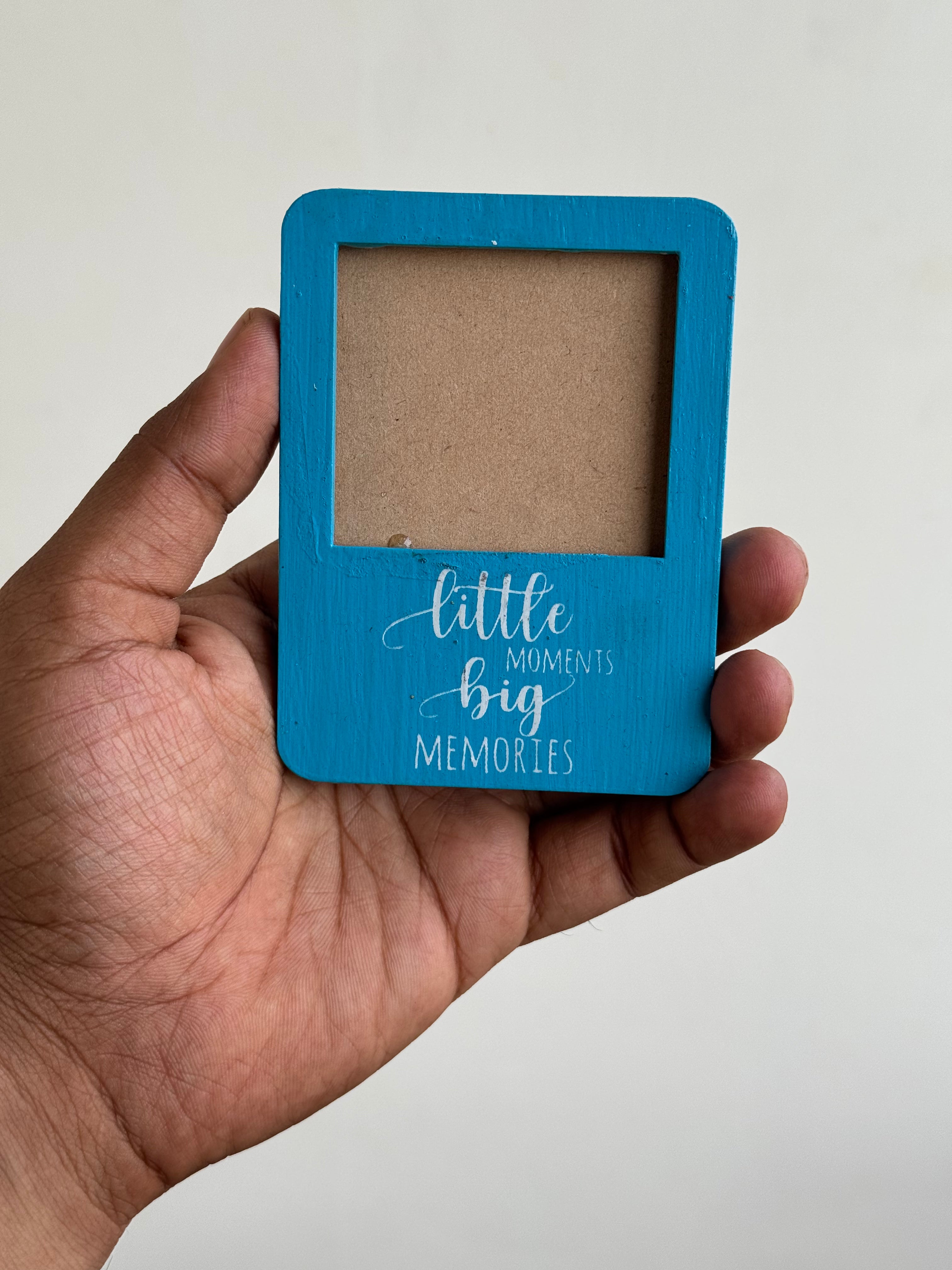 wooden frame with magnet 1 piece ( any colour )